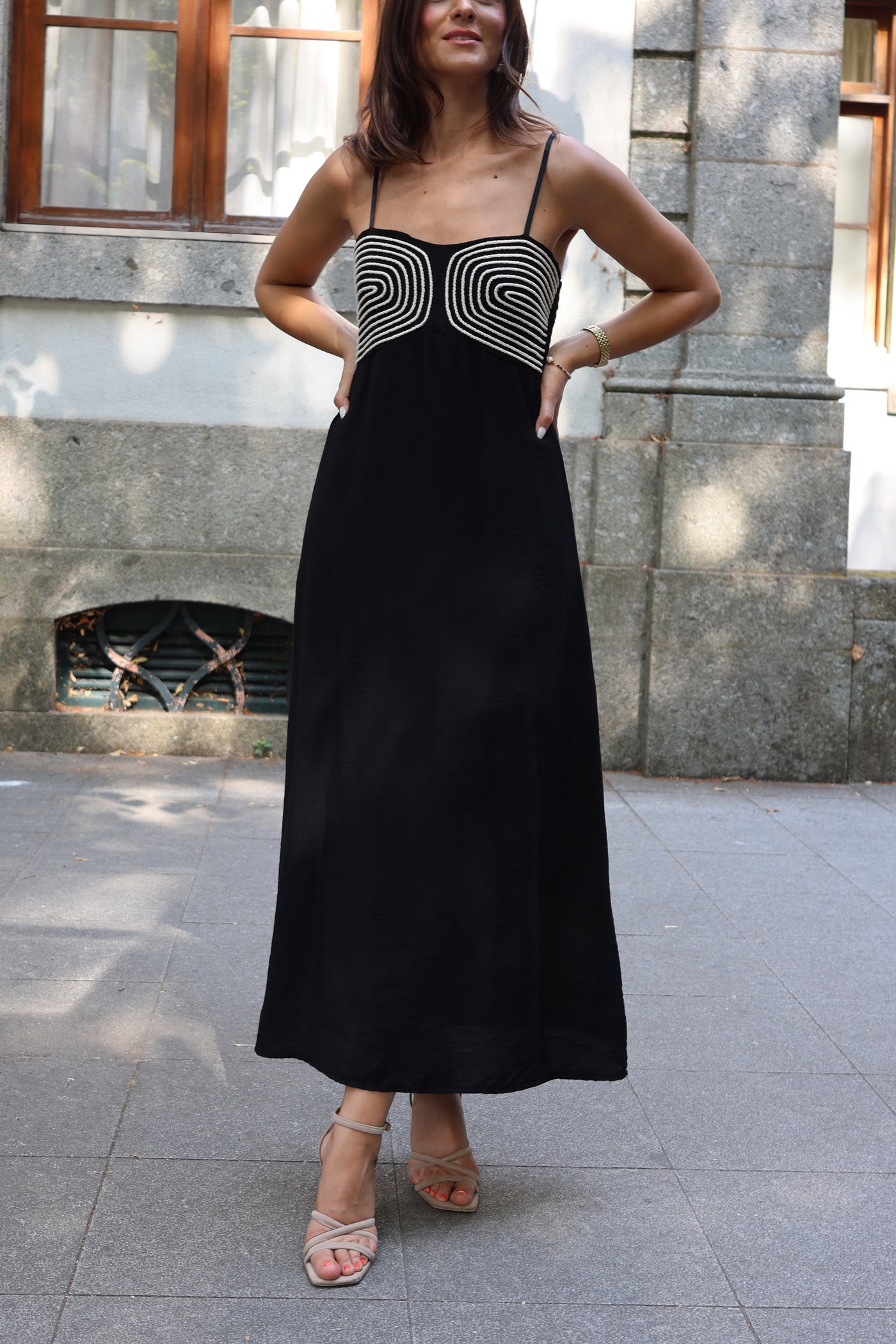 Vestido preto Capri