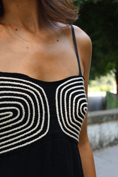 Vestido preto Capri